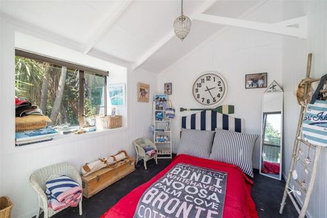 Photo of property in 14 Highbank Lane, Mount Pleasant, Christchurch, 8081