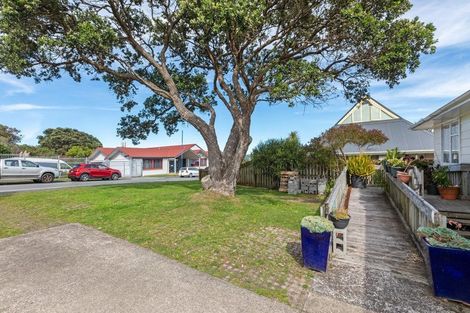 Photo of property in 126 Corinna Street, Waitangirua, Porirua, 5024