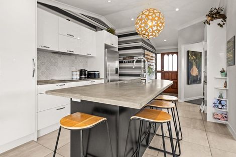 Photo of property in 1 Spriggs Crescent, Greenmeadows, Napier, 4112