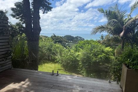 Photo of property in 266 Whangaparaoa Road, Red Beach, 0932