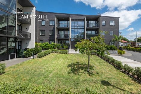 Photo of property in 202/165 Lake Road, Northcote, Auckland, 0627