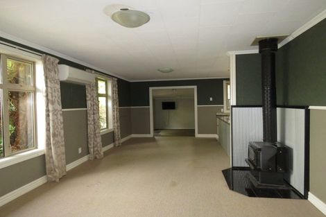 Photo of property in 32 Brougham Street, Westport, 7825