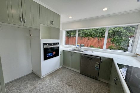 Photo of property in 6 Porter Avenue, Te Atatu South, Auckland, 0610