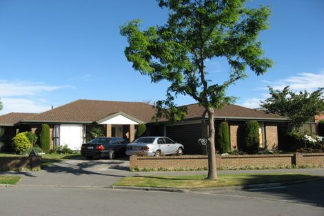 Photo of property in 1 Broadfell Avenue, Avonhead, Christchurch, 8042