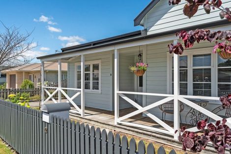 Photo of property in 2 Seddon Street, Carterton, 5713