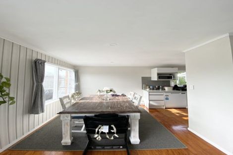 Photo of property in 93 Fairclough Road, Beach Haven, Auckland, 0626