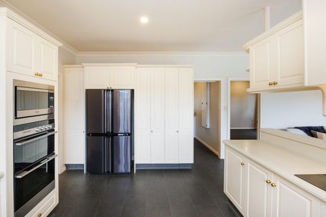 Photo of property in 1 Ranara Court, West End, Palmerston North, 4410