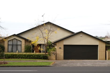 Photo of property in 240 Botany Road, Golflands, Auckland, 2013