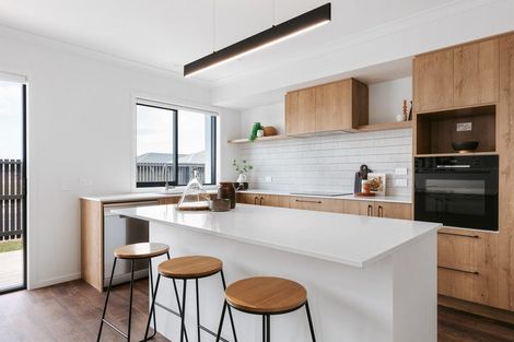 Photo of property in 2 Atutahi Lane, Papamoa Beach, 3118