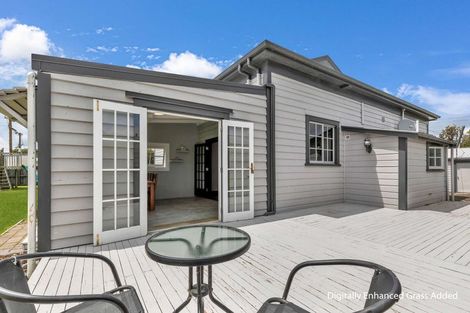 Photo of property in 1 Tamar Street, Rongotea, 4476