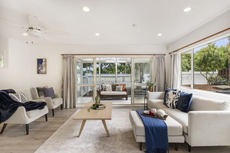 Photo of property in 2 Ashdown Place, Pahurehure, Papakura, 2113