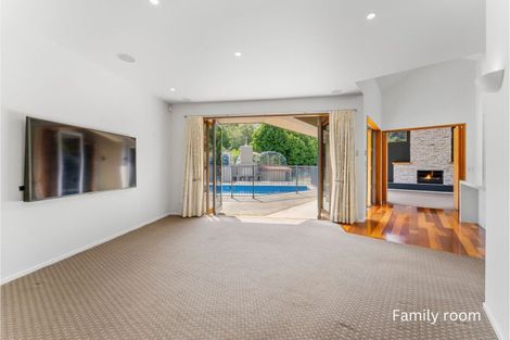 Photo of property in 5 Cameron Drive, Acacia Bay, Taupo, 3385