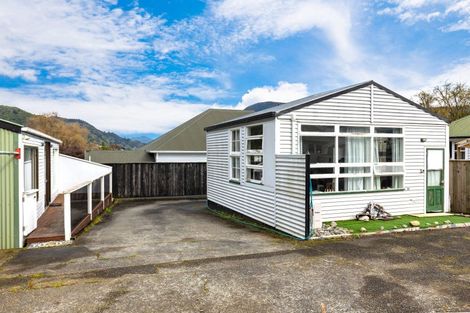 Photo of property in 146a Waikawa Road, Picton, 7220