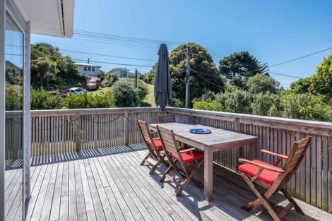Photo of property in 6 Horomona Road, Paekakariki, 5034