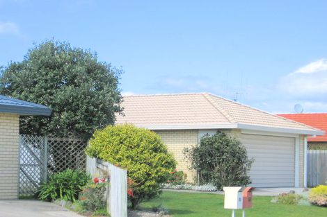Photo of property in 12 Sequoia Grove, Mount Maunganui, 3116