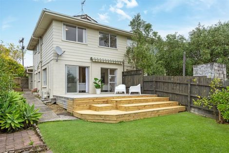 Photo of property in 1/50a Target Road, Totara Vale, Auckland, 0629