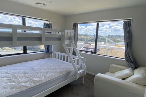 Photo of property in 1 Peony Mews, Oteha, Auckland, 0632