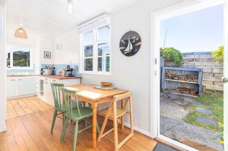 Photo of property in 345 Te Horo Beach Road, Te Horo Beach, Otaki, 5581