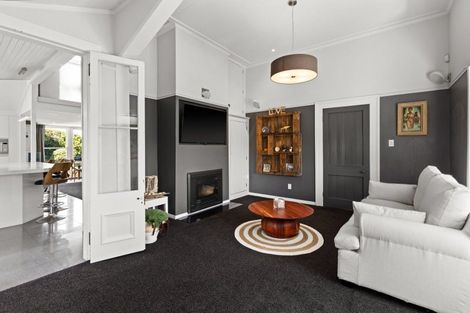 Photo of property in 2 Sealy Road, Bluff Hill, Napier, 4110