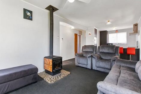 Photo of property in 19 Benton Place, Manurewa, Auckland, 2102