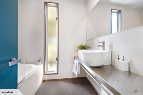 Photo of property in 8a Wairata Place, Te Atatu South, Auckland, 0610