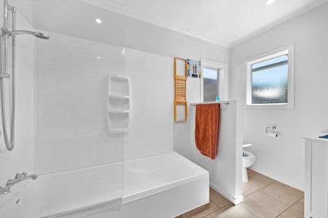 Photo of property in 52 East Street, Greytown, 5712