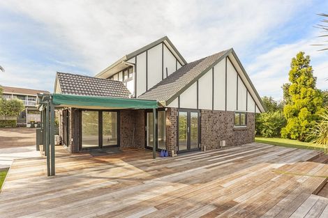 Photo of property in 2/6 Venus Place, Half Moon Bay, Auckland, 2012