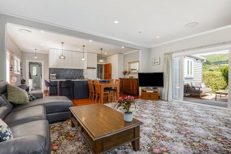 Photo of property in 32 Handyside Street, Tawa, Wellington, 5028