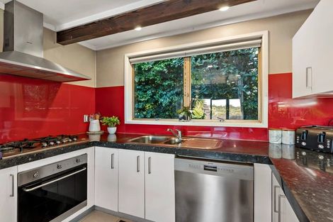 Photo of property in 112 Whangaparaoa Road, Red Beach, 0932