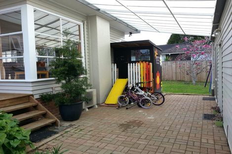 Photo of property in 10 Rimu Road, Mangere Bridge, Auckland, 2022