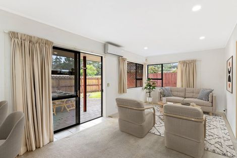 Photo of property in 44 Golfland Drive, Golflands, Auckland, 2013