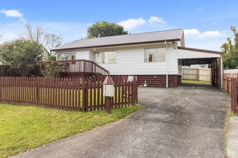 Photo of property in 5 Buisson Glade, West Harbour, Auckland, 0618