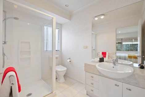 Photo of property in 74 Hillwell Drive, Henderson, Auckland, 0612