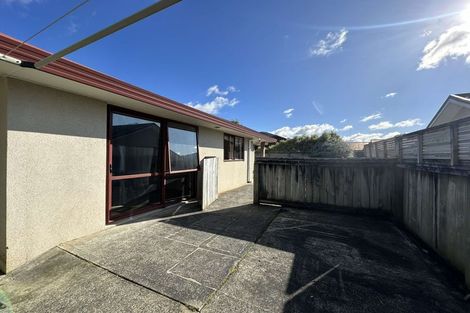 Photo of property in 37 Mcewen Crescent, Riverstone Terraces, Upper Hutt, 5018