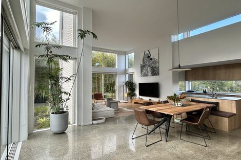 Photo of property in 18 Macbeth Court, Milford, Auckland, 0620