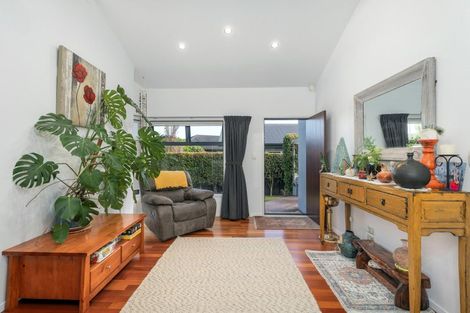 Photo of property in 18 Ringwood Place, Whitianga, 3510