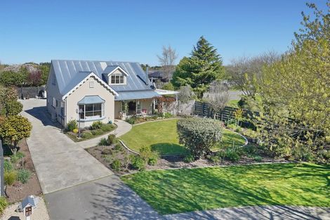 Photo of property in 33 Taranaki Drive, Woodend, 7610