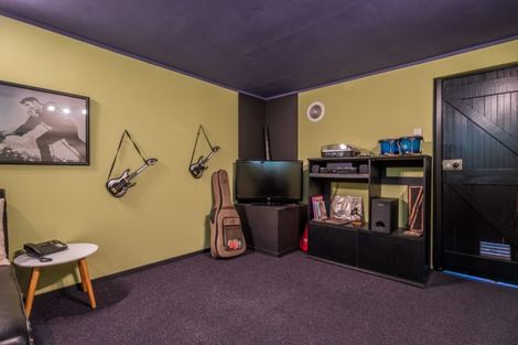 Photo of property in 63 Poplar Avenue, Raumati South, Paraparaumu, 5032