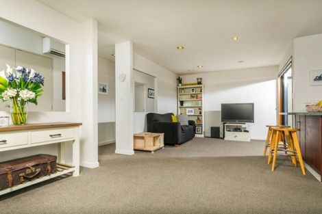 Photo of property in 2 Te Wharau Drive, Greenhithe, Auckland, 0632