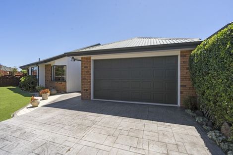 Photo of property in 6 Whalers Rise, Whalers Gate, New Plymouth, 4310