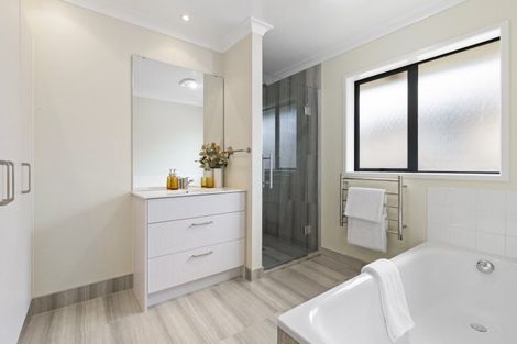 Photo of property in 16 Max Short Drive, Pukekohe, 2120
