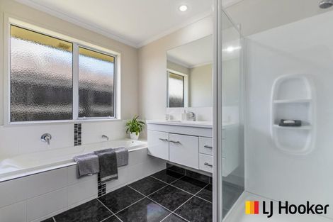 Photo of property in 39 Sunningdale Street, Wattle Downs, Auckland, 2103