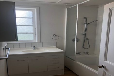 Photo of property in 15 Paritutu Road, Spotswood, New Plymouth, 4310