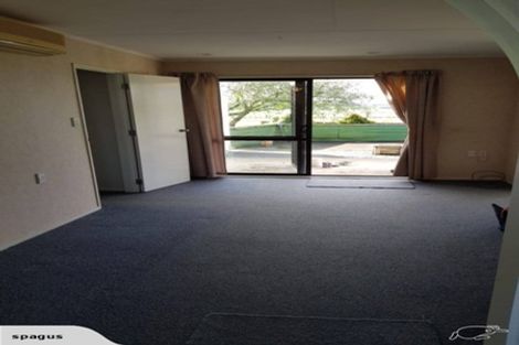 Photo of property in 22 Clay Road, Levin, 5572