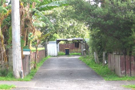 Photo of property in 2/103 Bruce Mclaren Road, Henderson, Auckland, 0612
