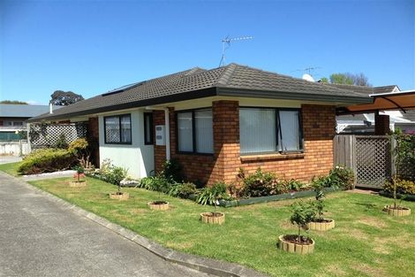 Photo of property in 3 Grande Vue Road, Papatoetoe, Auckland, 2025