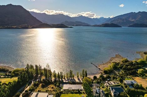 Photo of property in 335 Beacon Point Road, Wanaka, 9305