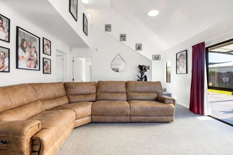 Photo of property in 9 Caulfield Green, Nawton, Hamilton, 3200