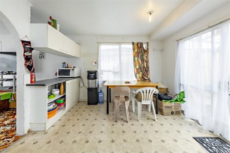 Photo of property in 3 Pushon Place, Clendon Park, Auckland, 2103