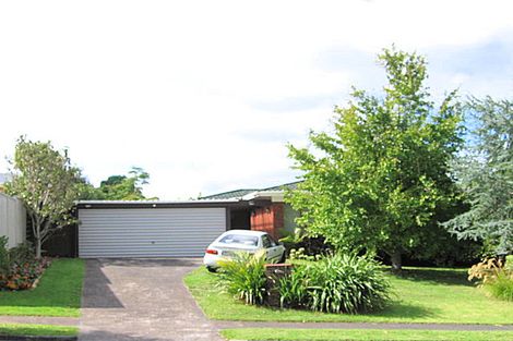 Photo of property in 29 Himalaya Drive, Half Moon Bay, Auckland, 2012